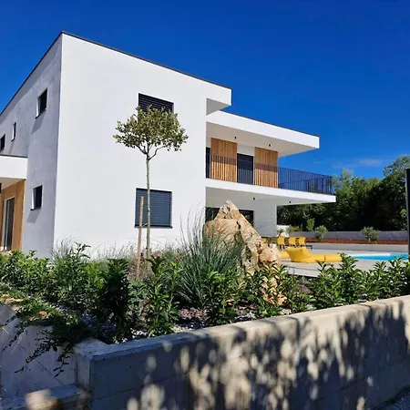 Villa Atma *