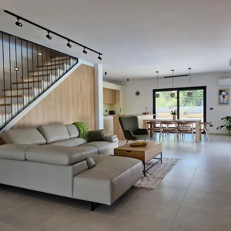 Atma Villa Murine